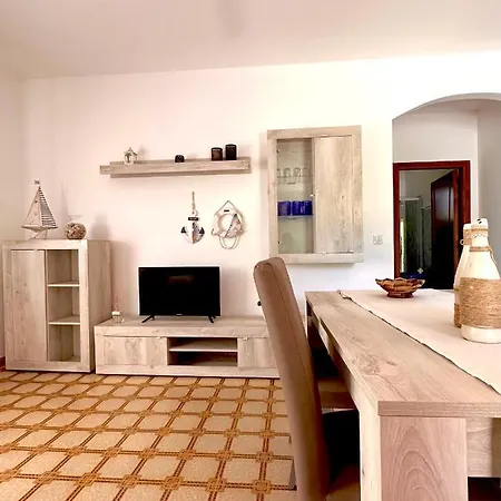 Sea Rocks House * أولبيا